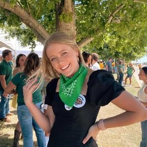 Meet your Posher, Laura